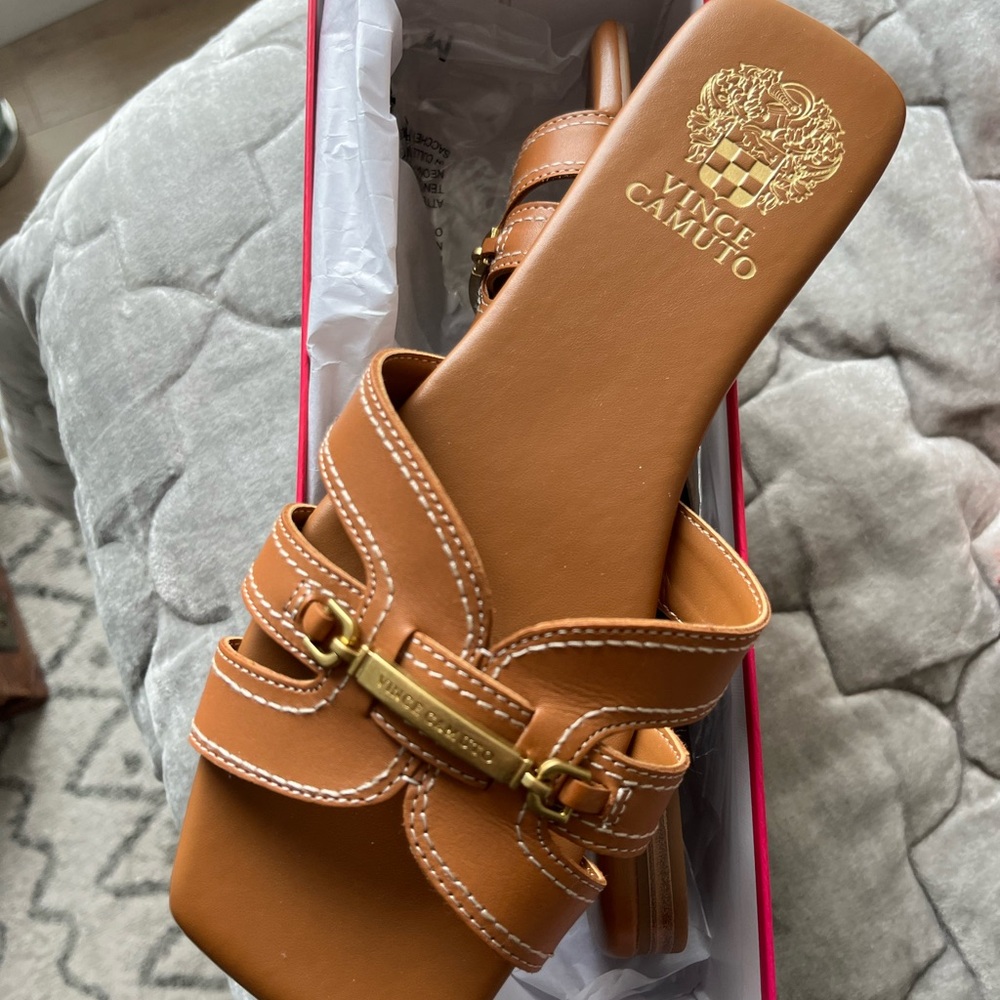 NWT Vince Camuto Brown Slide Sandals